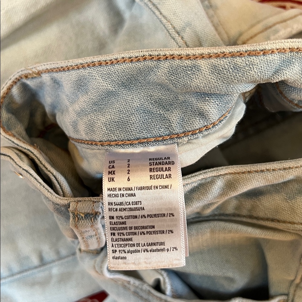 American Eagle Outfitters Women's Dark Blue and Light Jean bundle size 2 - Picture 10 of 13